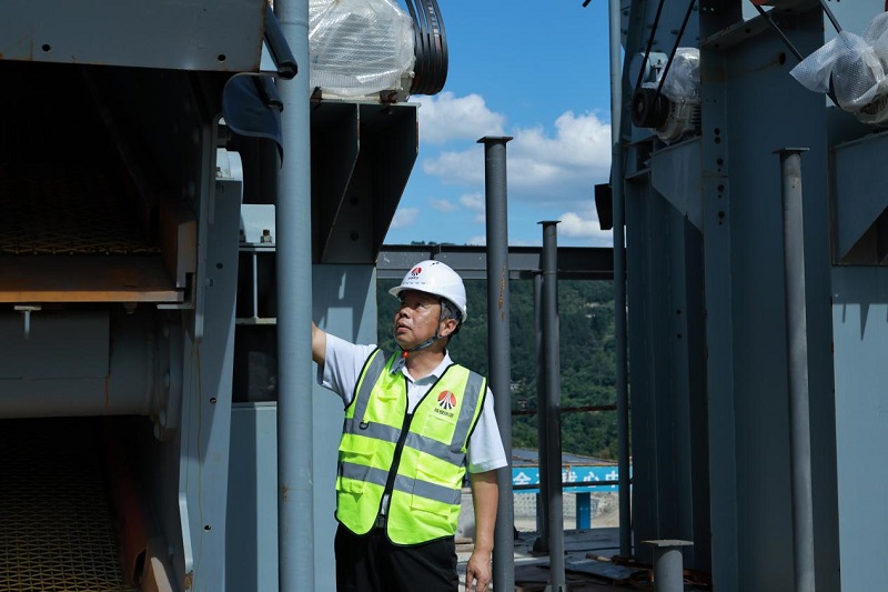 李河偉：項(xiàng)目建設(shè)一線的“多面手”