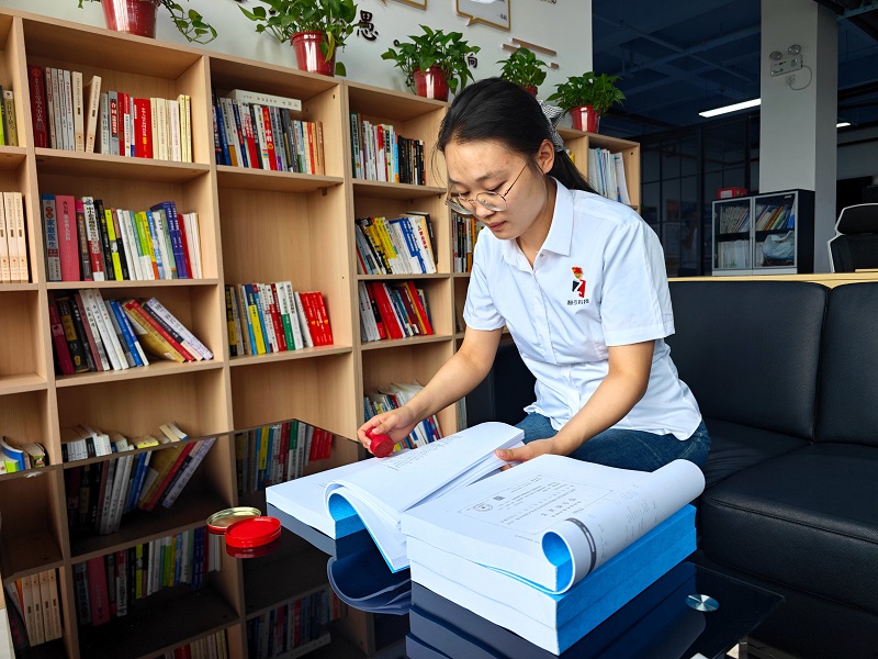 史嘉鑫：在投標(biāo)戰(zhàn)線上綻放巾幗光彩