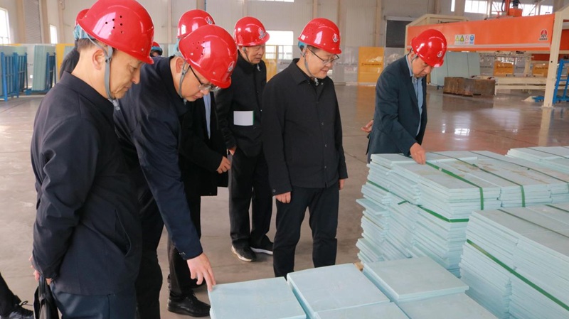 韓城市委常委、統(tǒng)戰(zhàn)部部長卞正坤一行到龍門綠碳公司調研